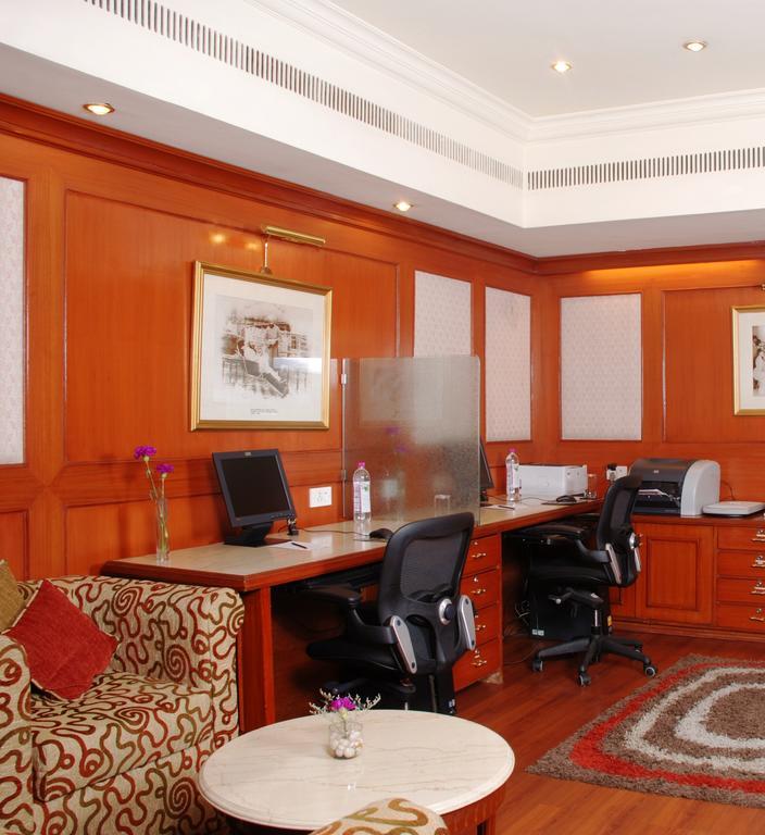 Taj Banjara Hotel Haidarábád Kültér fotó Business Center