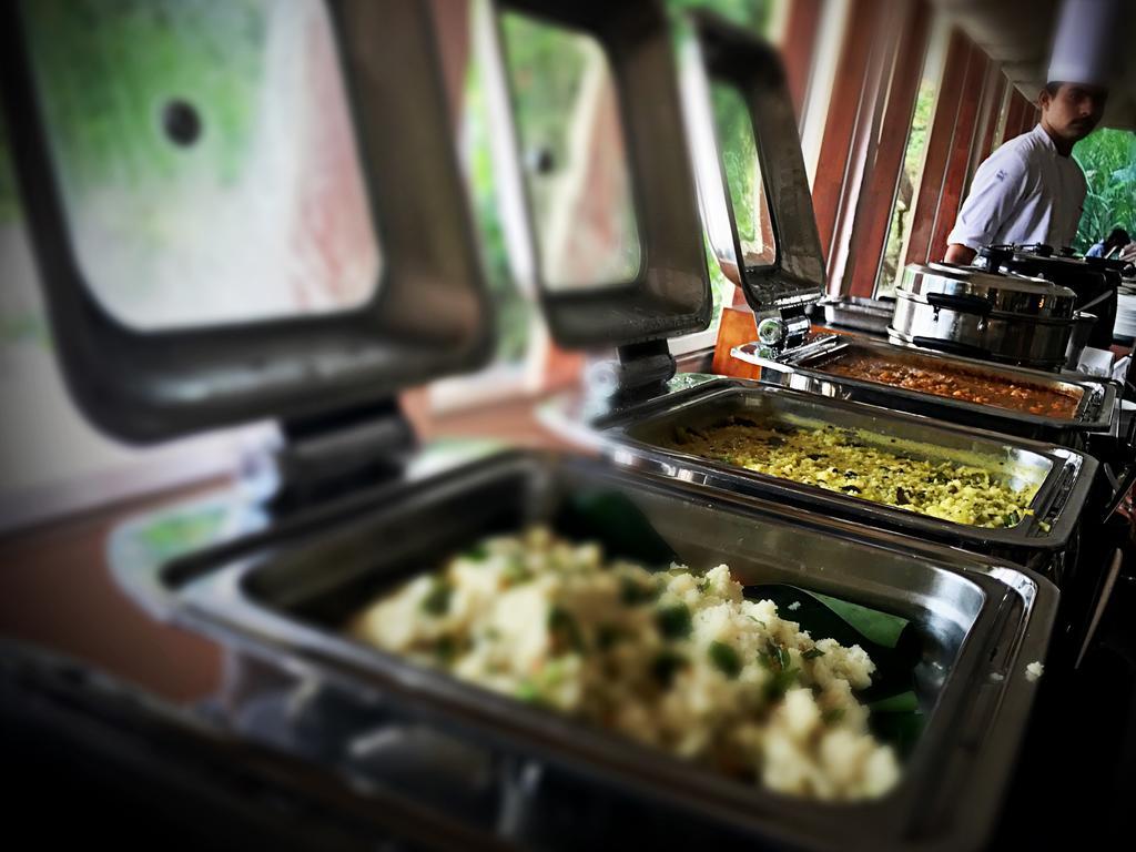Taj Banjara Hotel Haidarábád Kültér fotó A chafing dish