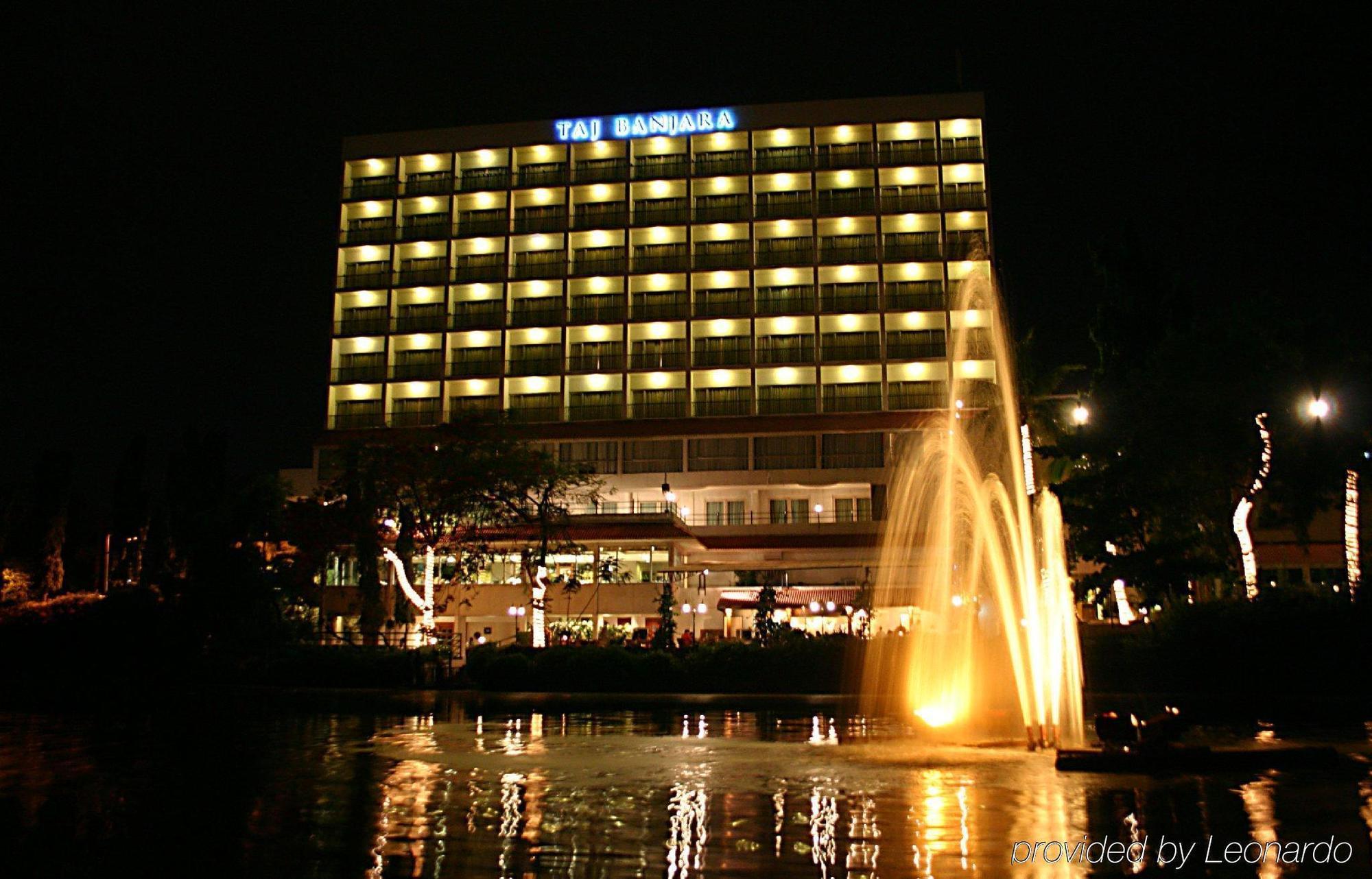 Taj Banjara Hotel Haidarábád Kültér fotó The Manila Hotel at night
