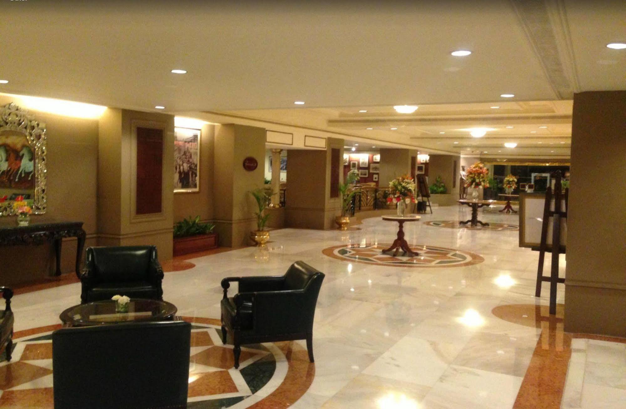 Taj Banjara Hotel Haidarábád Kültér fotó The lobby of the hotel